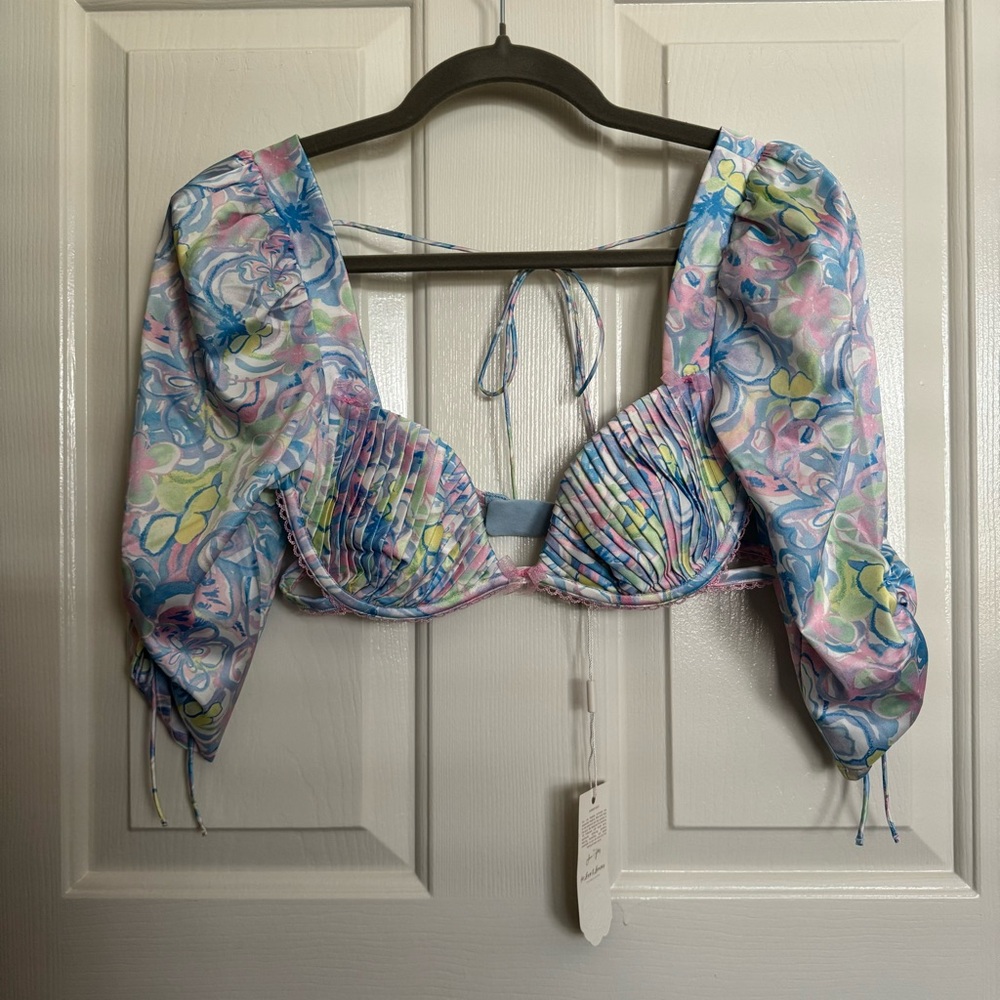 NWT FL&L- Printed Plunge Neckline Crop Top